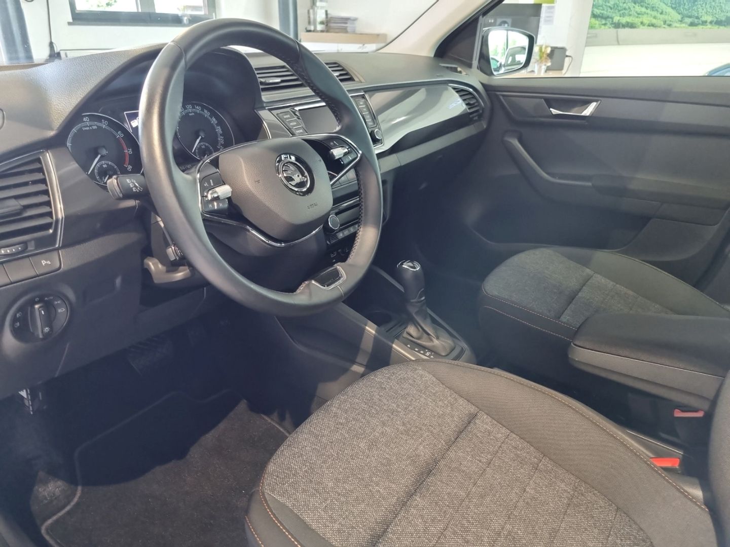 Skoda Fabia Combi 1.0 TSI - Samsaru's Car Outlet