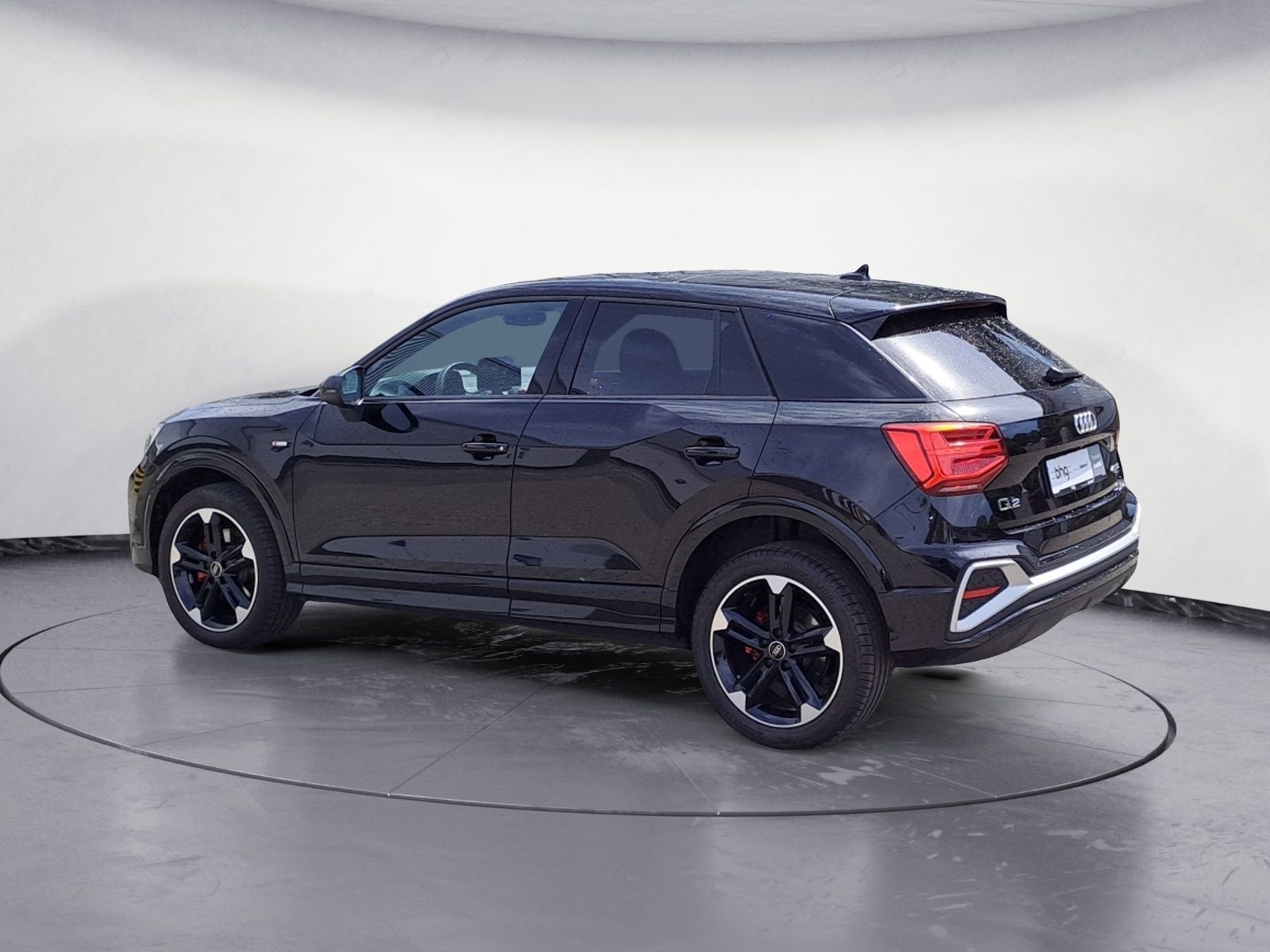 Audi Q2 S line 40 TFSI quattro *LED*AHK*PANO*