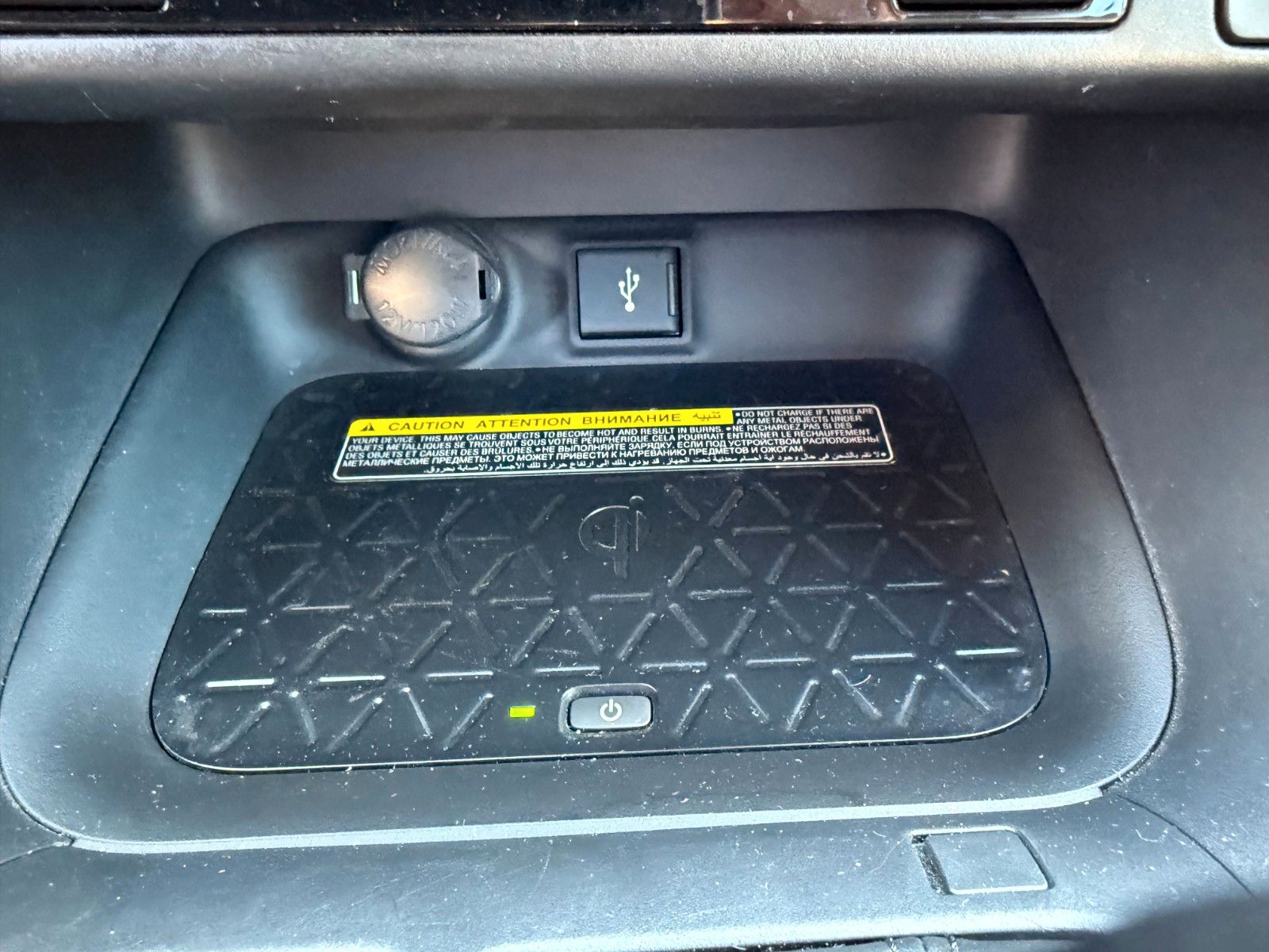 Toyota RAV4 Hybrid 4x2 Team - Samsaru's Car Outlet