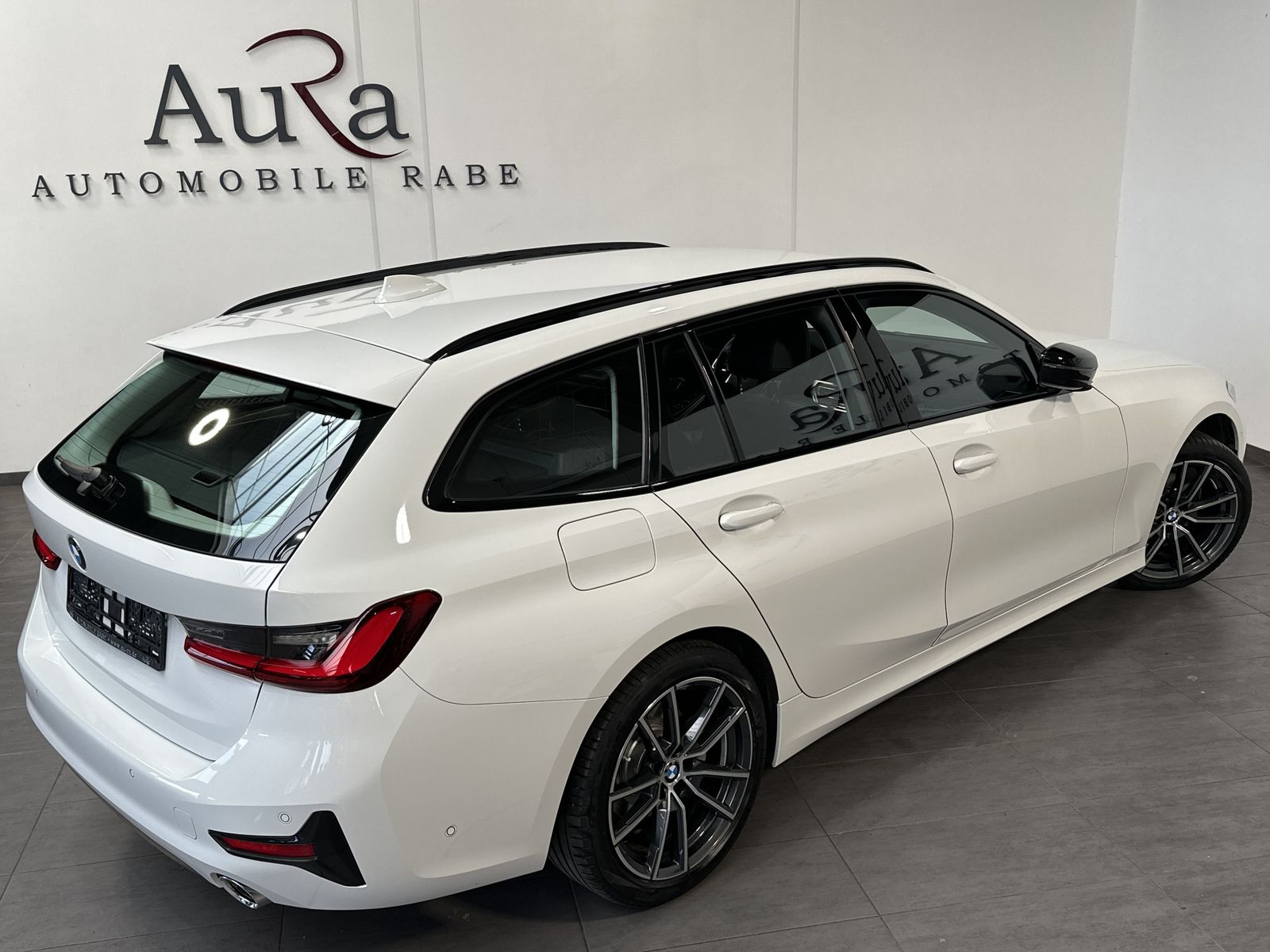 BMW 320d Touring Sport-Line - Samsaru's Car Outlet