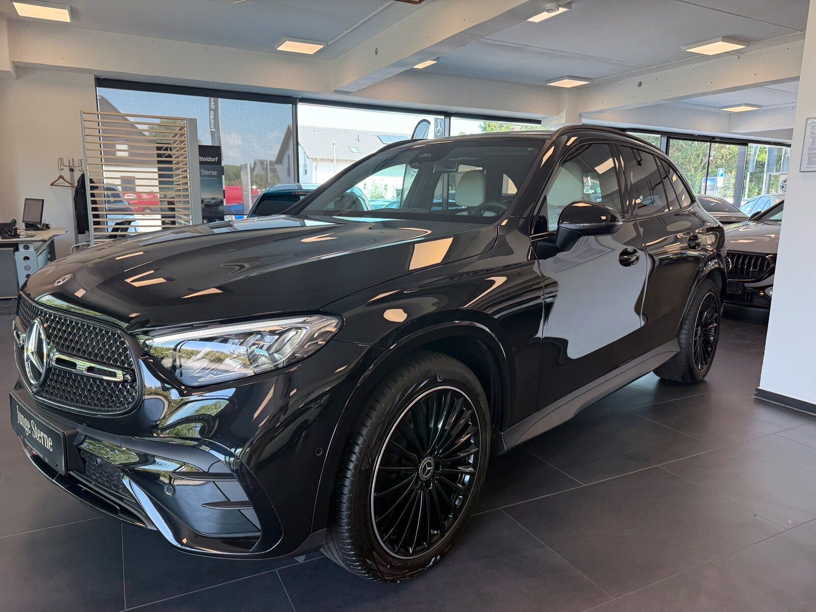 Mercedes-Benz GLC 300 de 4M AMG ADVANCED+ - Samsaru's Car Outlet
