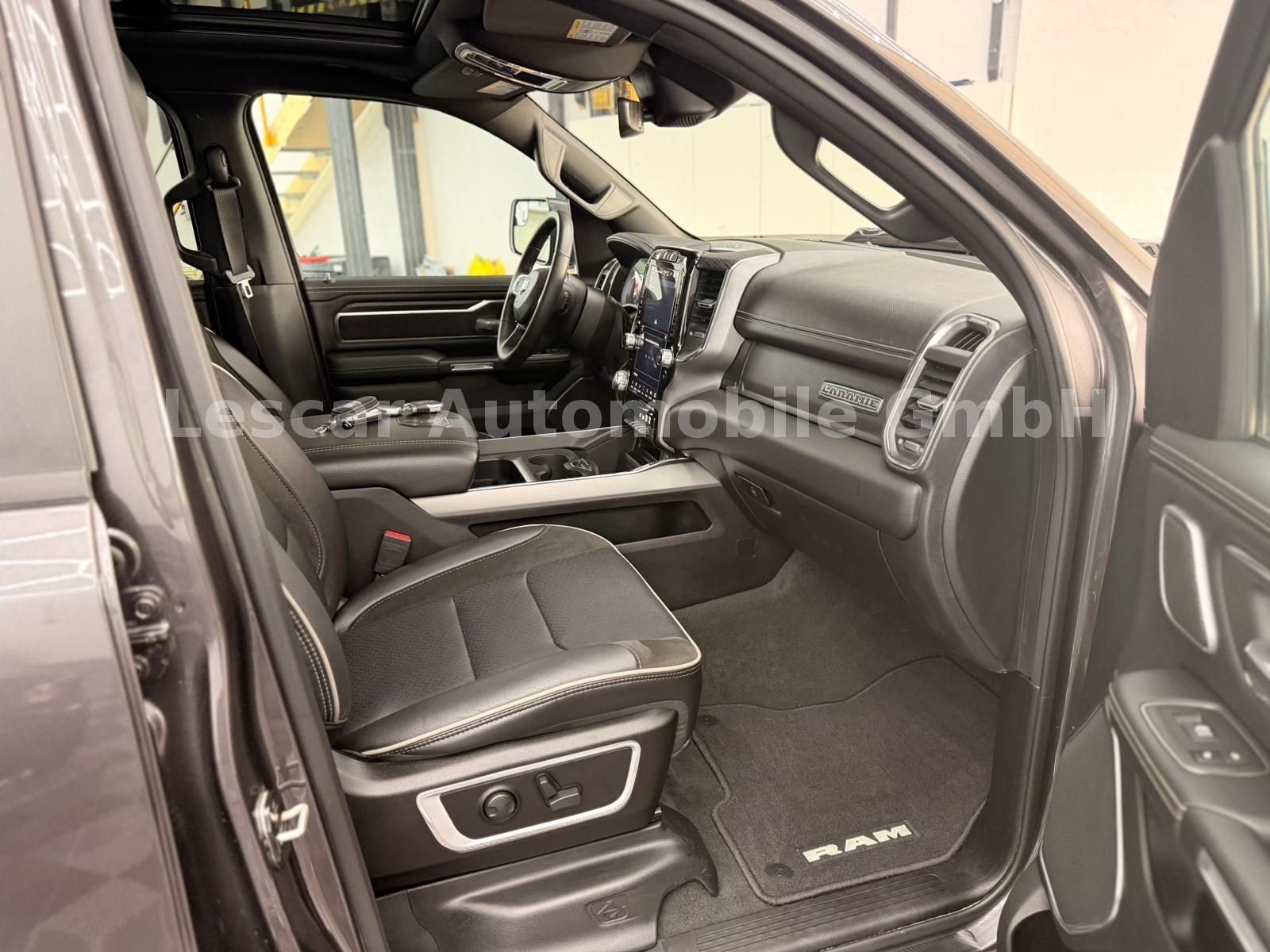 Dodge RAM 1500 Laramie Pick Up