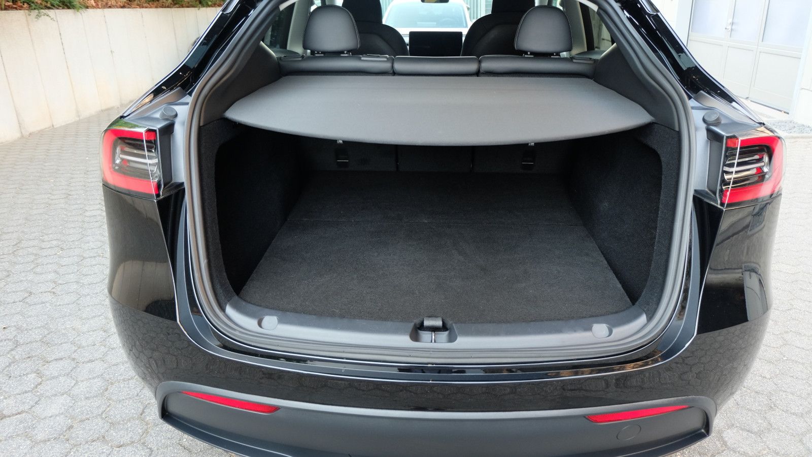 Tesla Model Y Performance Dual Motor AWD, HW4, LM 21"