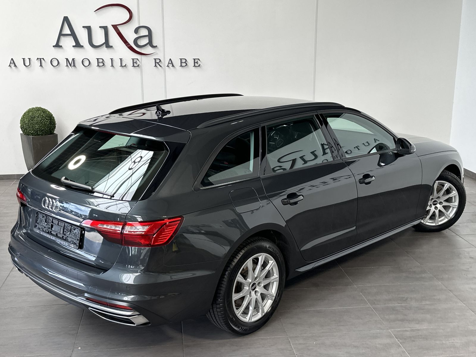 Audi A4 Avant 35 TDI Advanced - Samsaru's Car Outlet