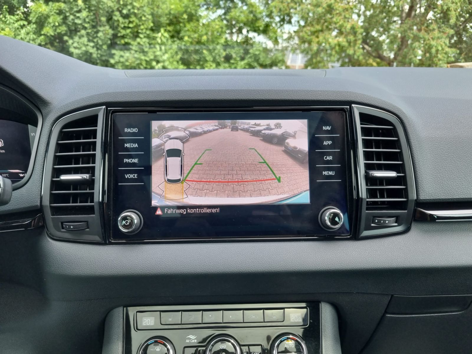 Skoda Karoq Sportline 2.0TSI 4x4 DSG Navi LED Panorama