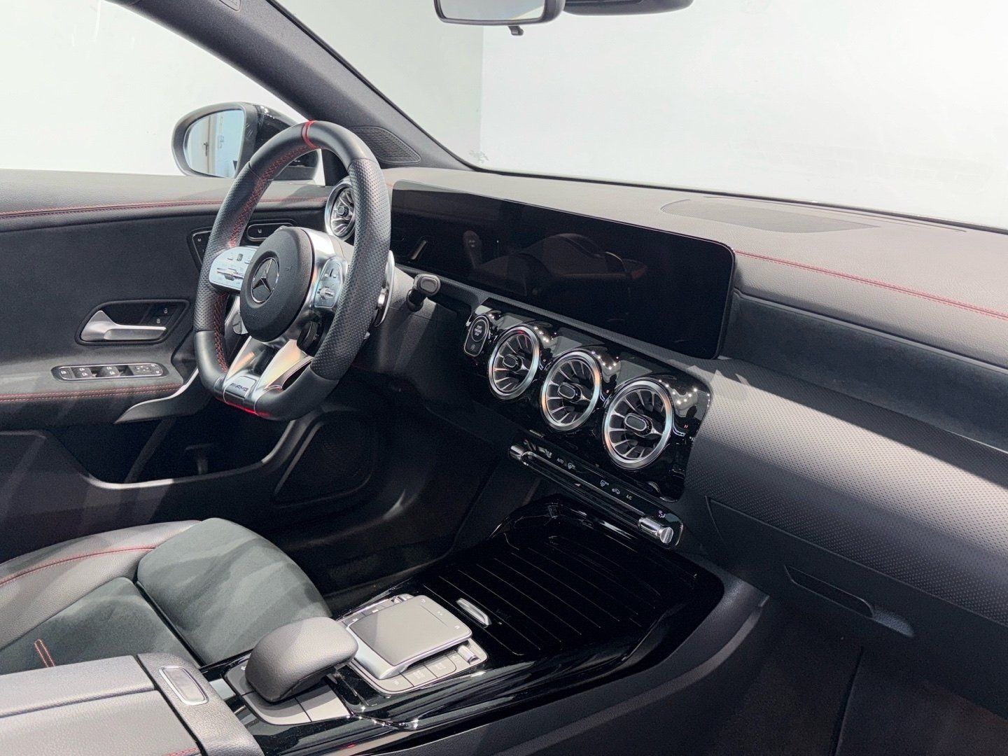 Mercedes-Benz CLA 35 AMG - Samsaru's Car Outlet