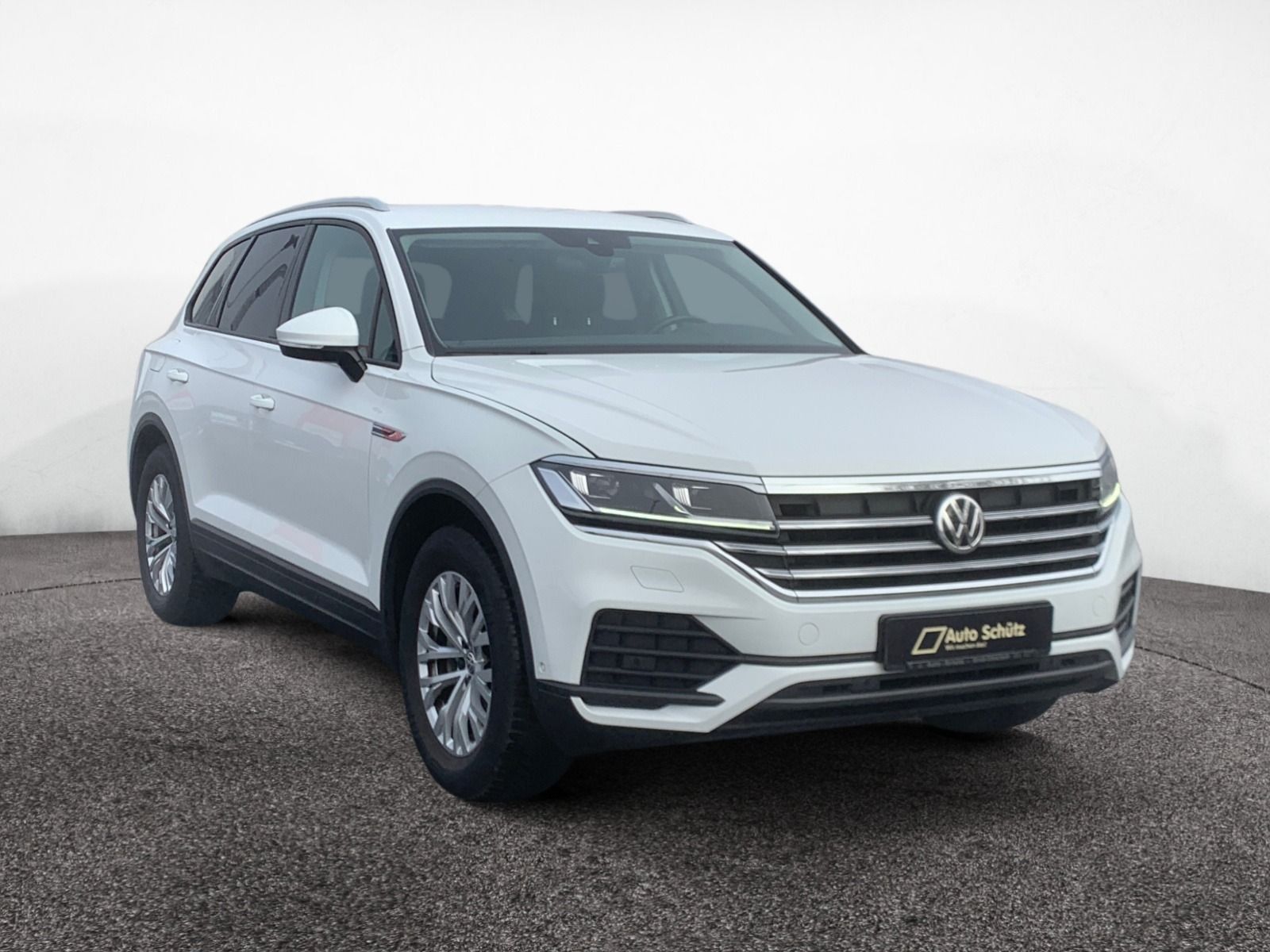 Volkswagen Touareg 3.0 TDI 4Motion - Samsaru's Car Outlet