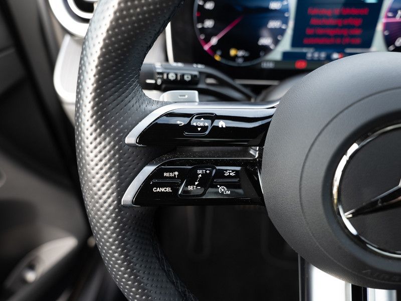 Mercedes-Benz GLC 300 d 4M AMG-Sport/Pano/AHK/Night/Distr/20'