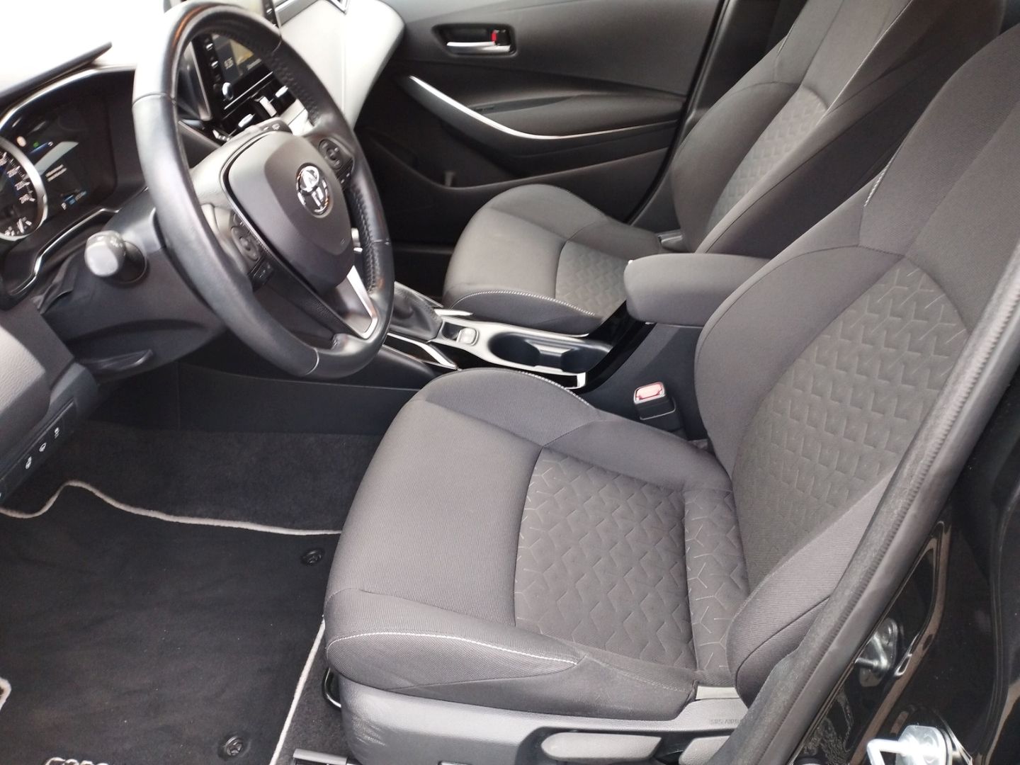 Toyota Corolla Hybrid Business Edition - Samsaru's Car Outlet