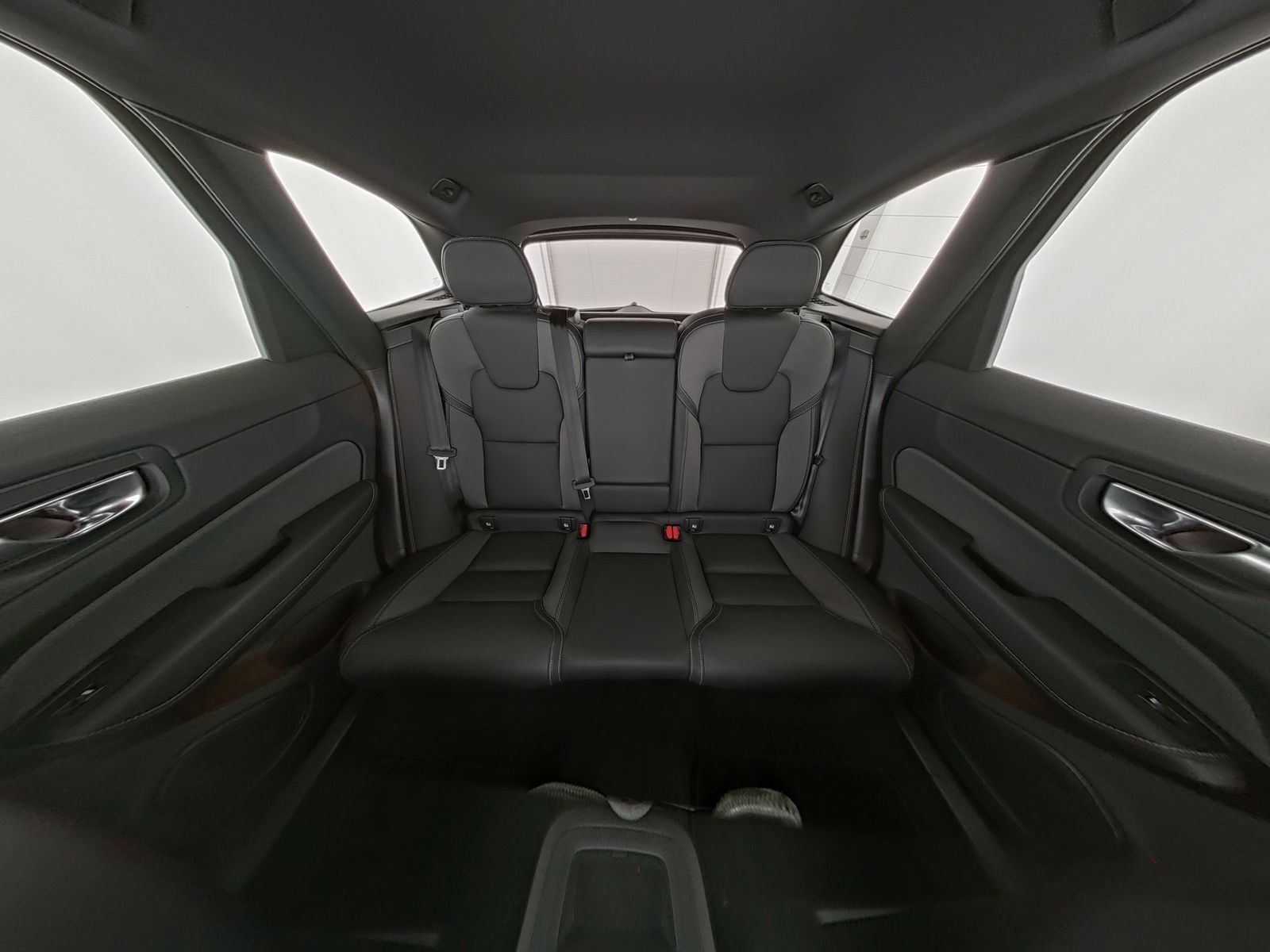 Volvo XC60 Plus Dark AHK|ACC|360°|LED|Kessy|SHZ|CarPla