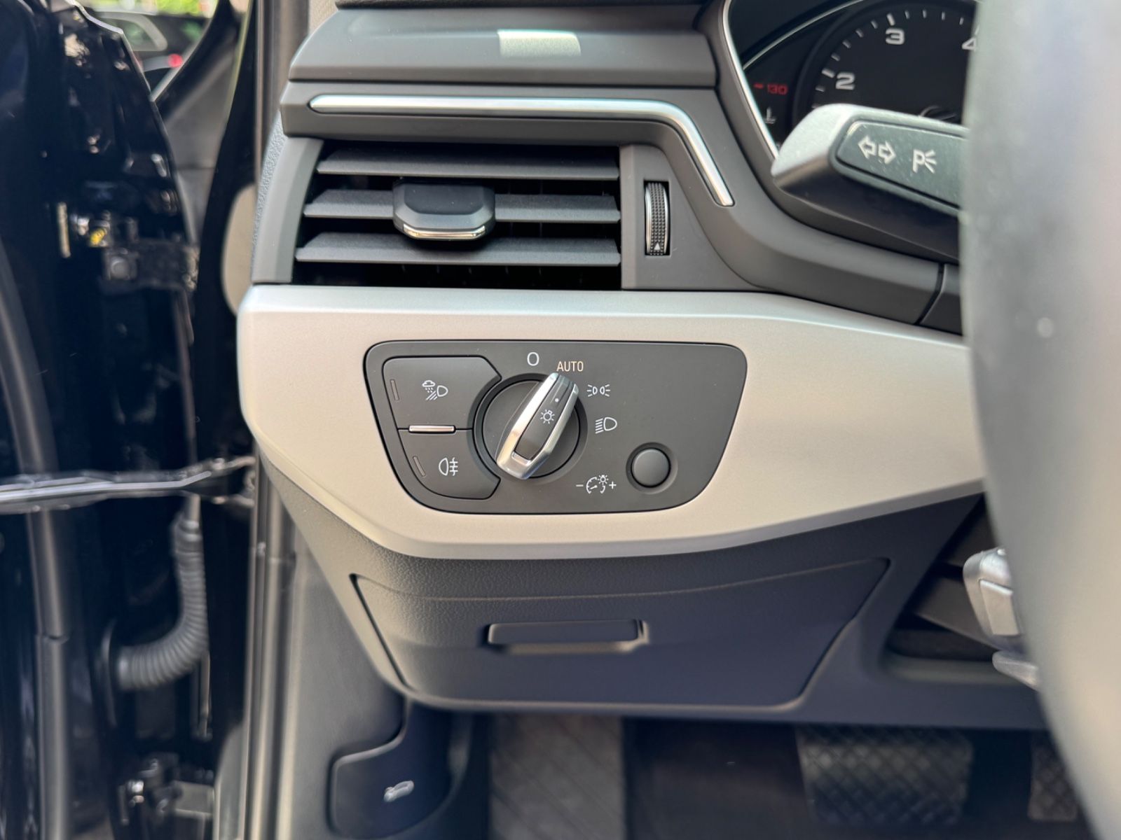 Audi A4 Avant 35 TDI S-Tronic - Samsaru's Car Outlet