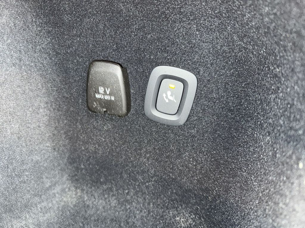 Volvo V60 T6 AWD Ultra Dark Recharge Plug-In Hybrid *A