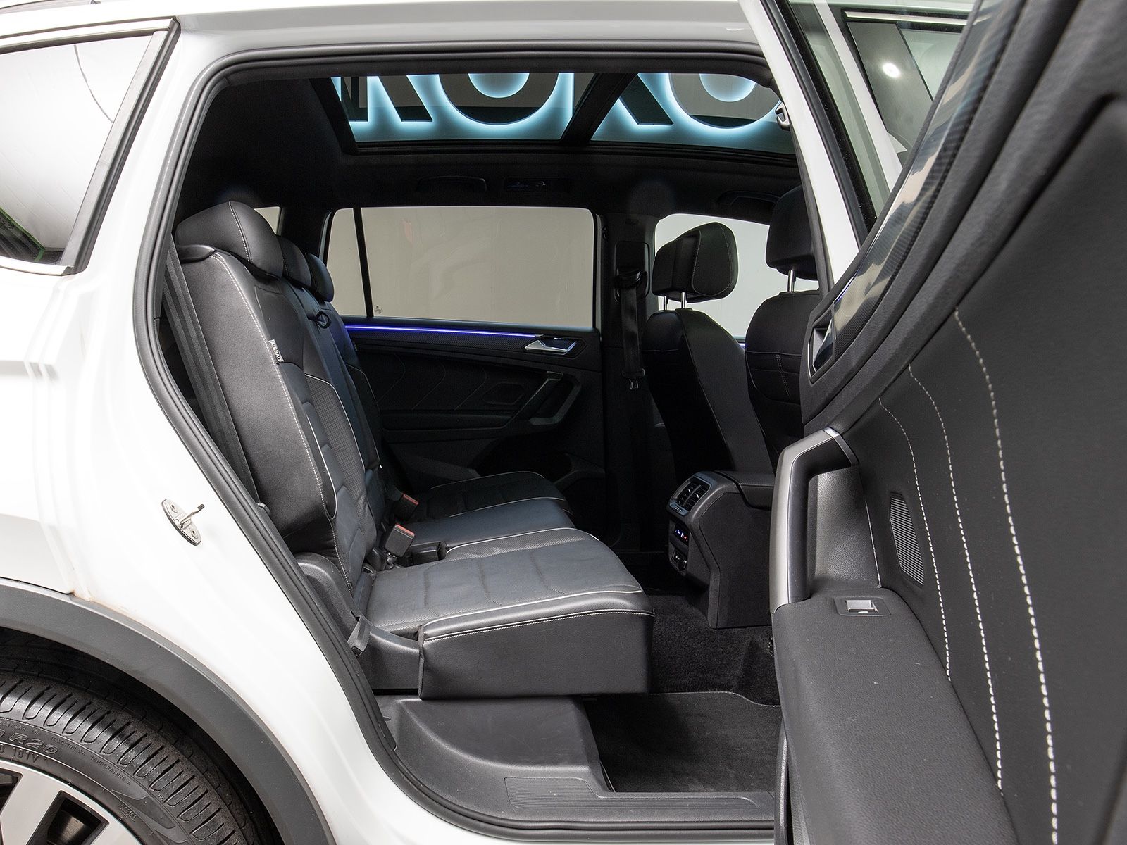 Volkswagen Tiguan Allspace R-Line 4M 7-Sitzer 360°MEGAVOLL