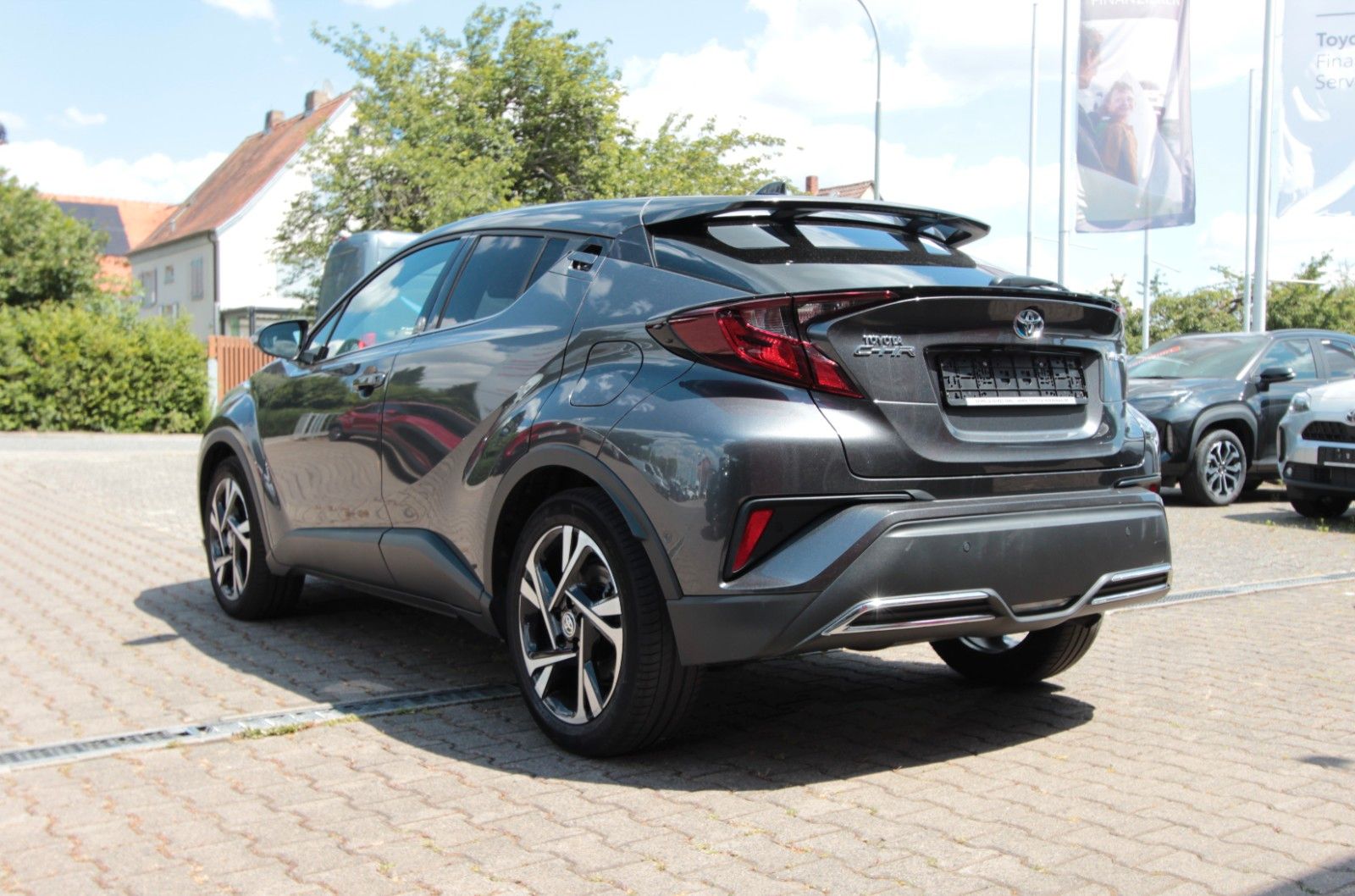 Toyota C-HR Hybrid Team - Samsaru's Car Outlet