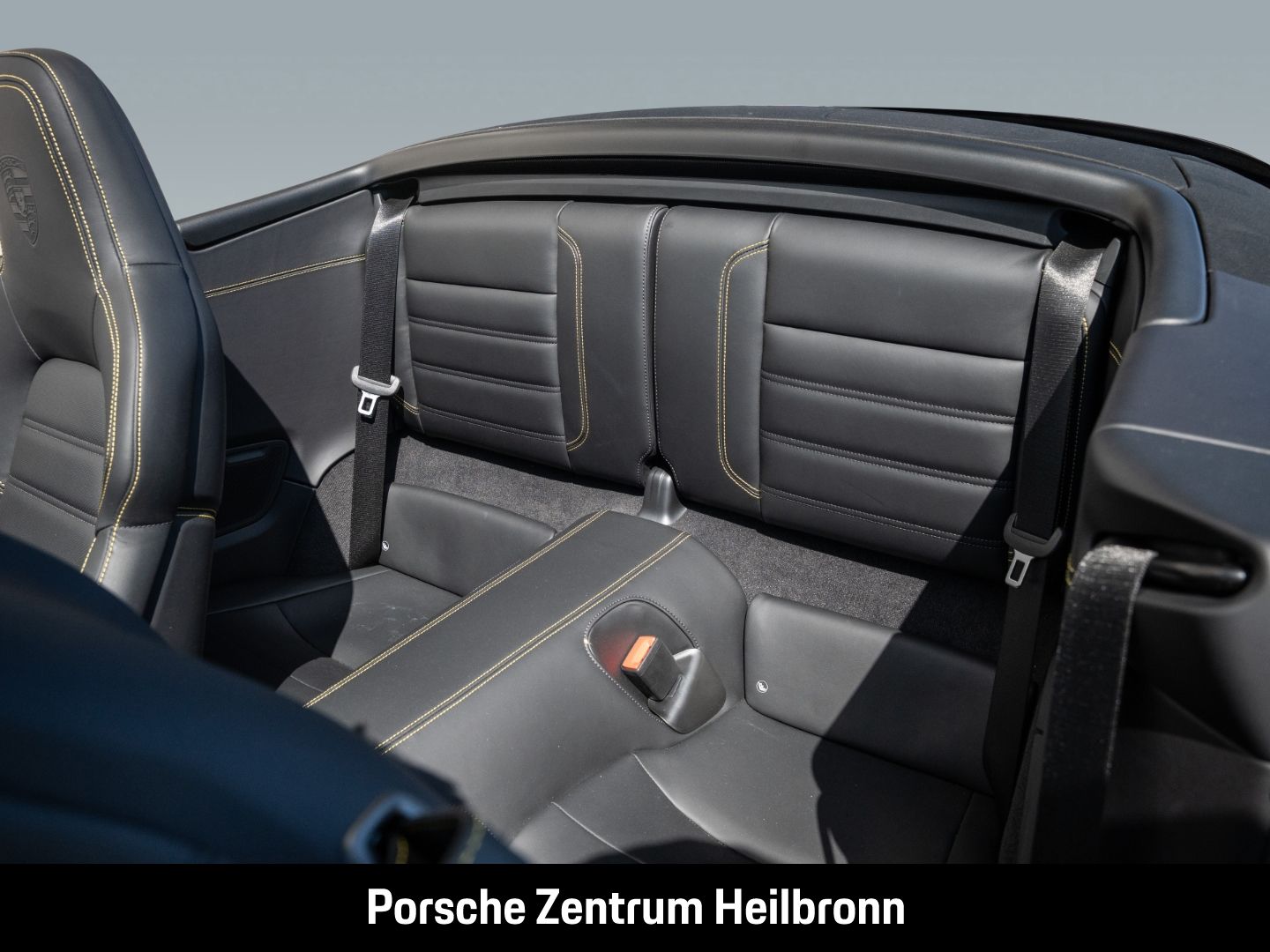 Porsche 992 911 Carrera 4 GTS Cabrio Burmester InnoDrive