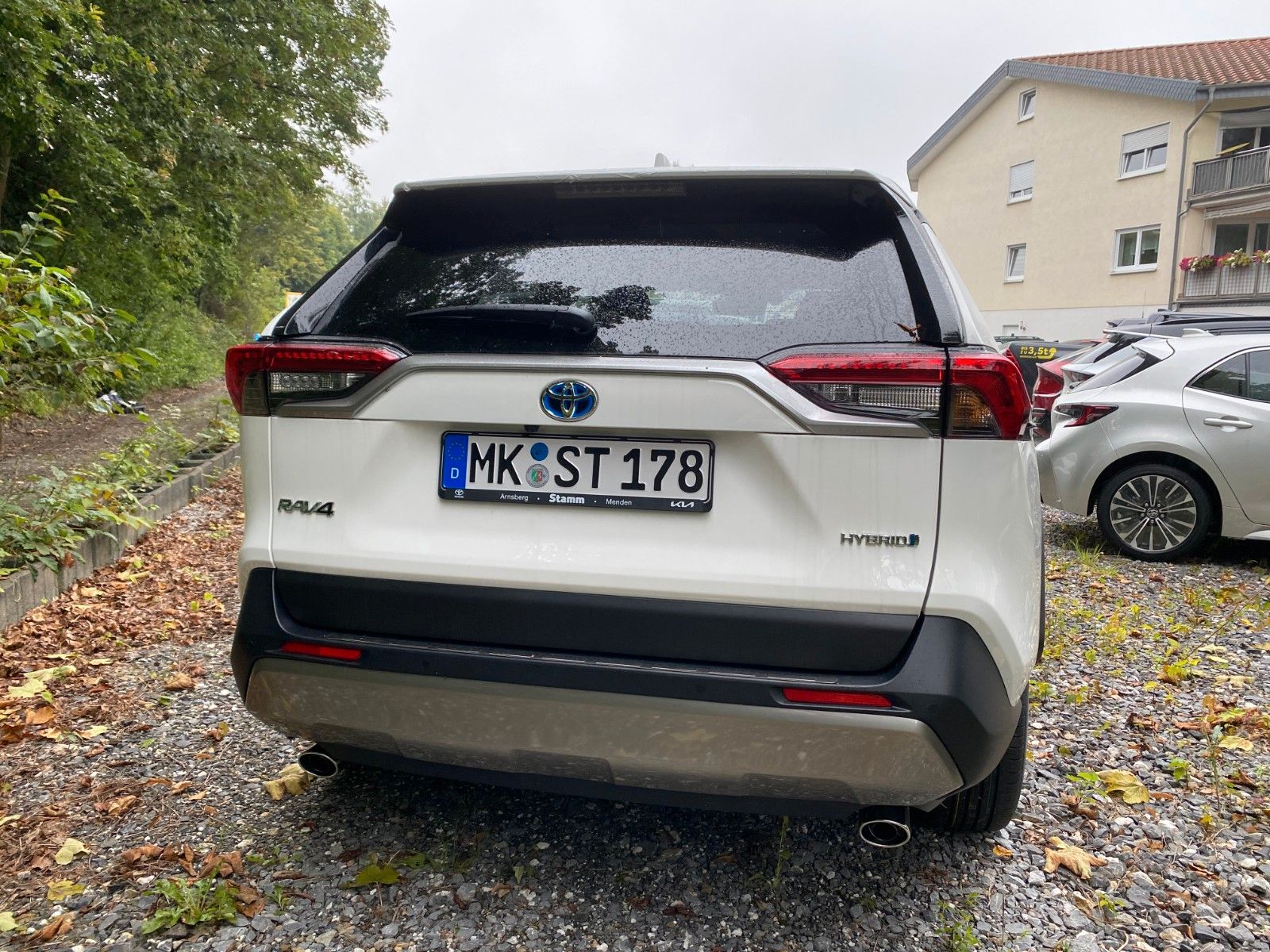 Toyota RAV4 Hybrid Team - Samsaru's Car Outlet
