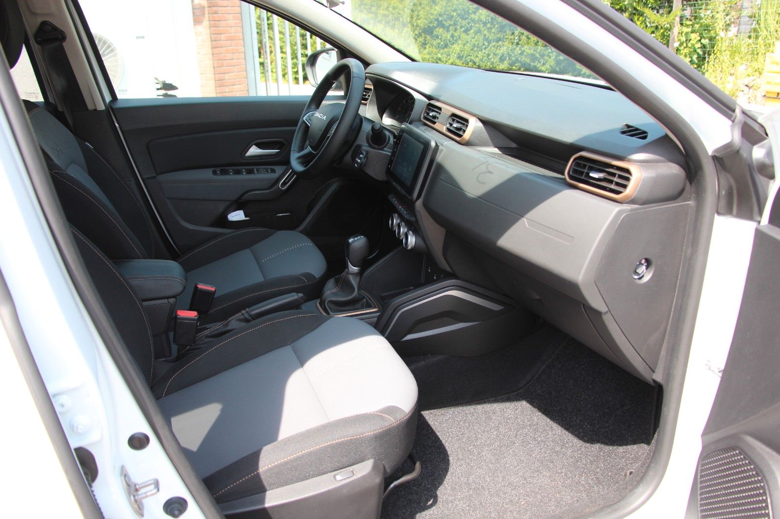 Dacia Duster TCe 150 EDC Extreme - Samsaru's Car Outlet