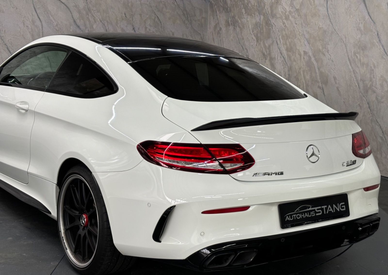 Mercedes-Benz C 63 S AMG - Samsaru's Car Outlet