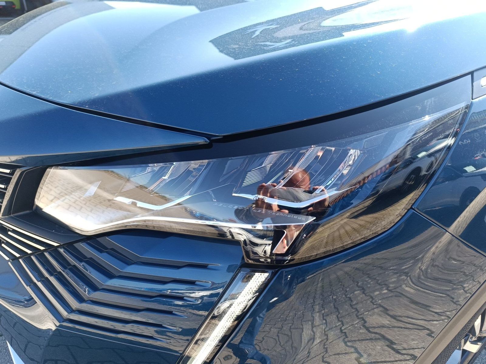Peugeot 3008 Hybrid 225 (Plug-In) e-EAT8 Allure Navi