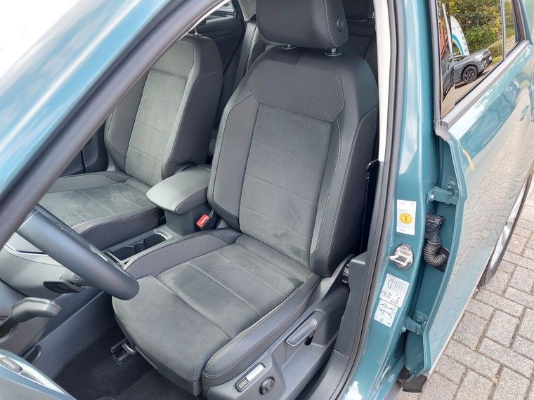 Volkswagen T-Roc 2.0 TDI Style - Samsaru's Car Outlet
