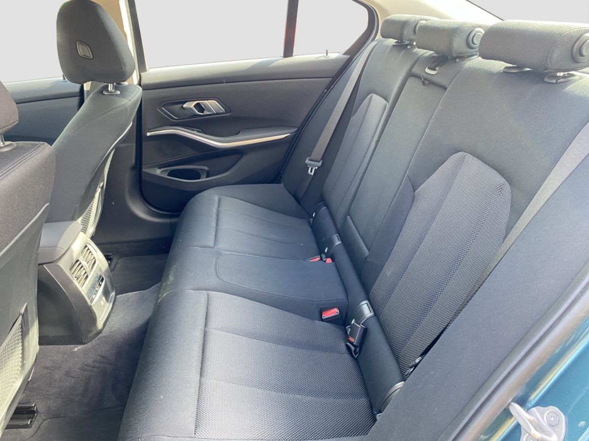 BMW 320d Limousine - Samsaru's Car Outlet