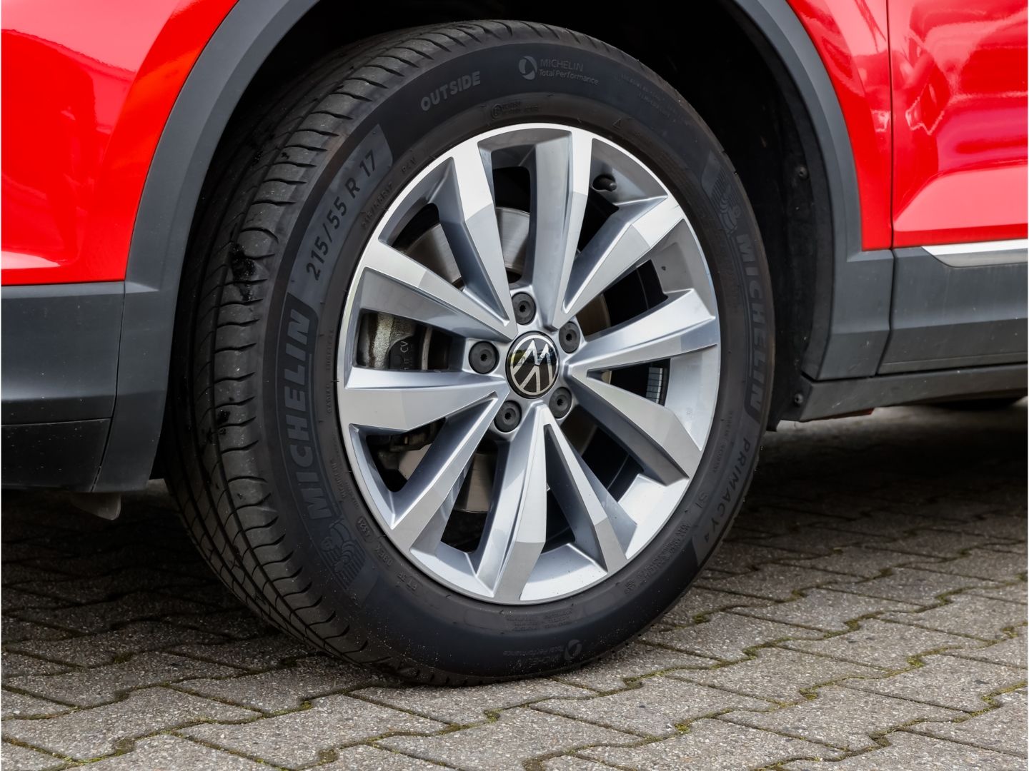 Volkswagen T-Roc STYLE 2.0 TDI DSG - Samsaru's Car Outlet