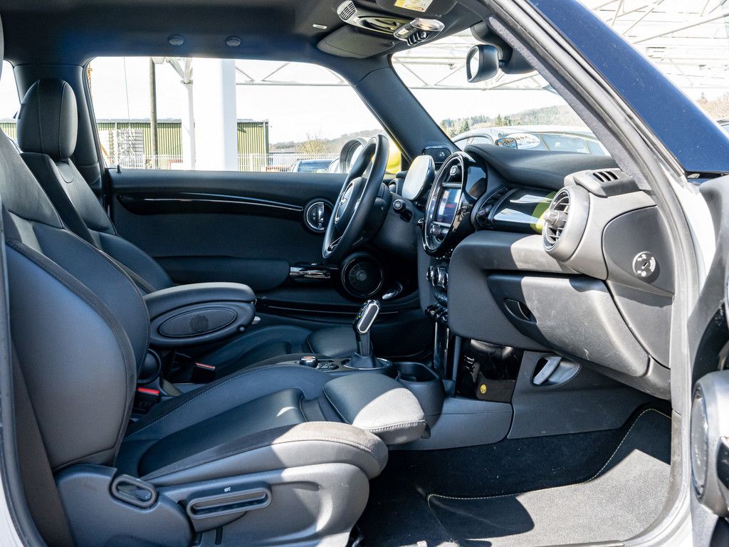 MINI Cooper SE Trim - Samsaru's Car Outlet