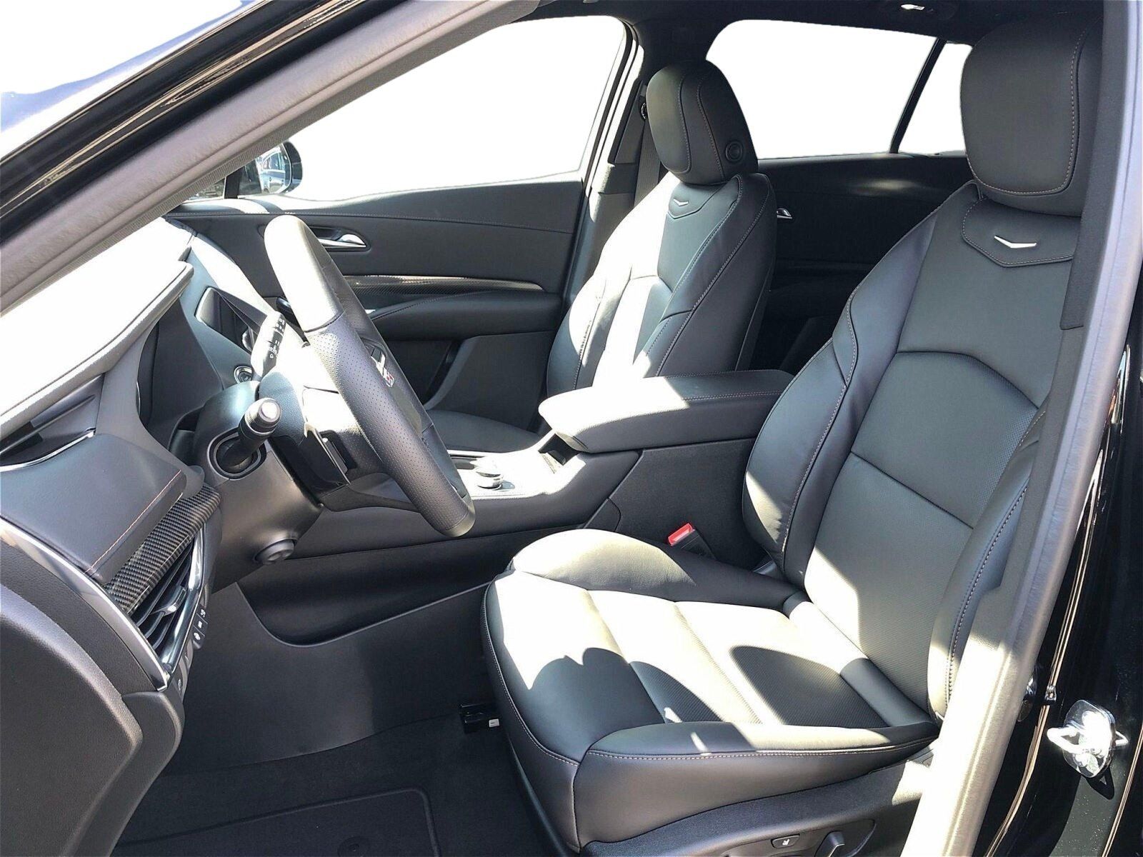 Cadillac XT4 2.0 T Sport AWD AHK*RFK*Schiebedach*HUD*LED