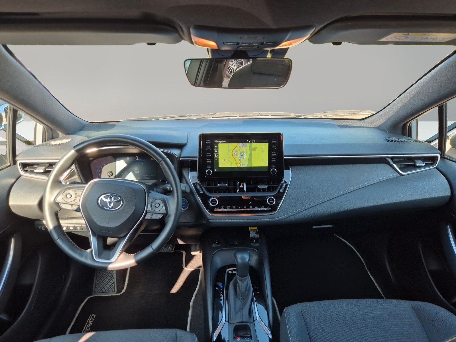 Toyota Corolla Touring Sports Hybrid Club - Samsaru's Car Outlet