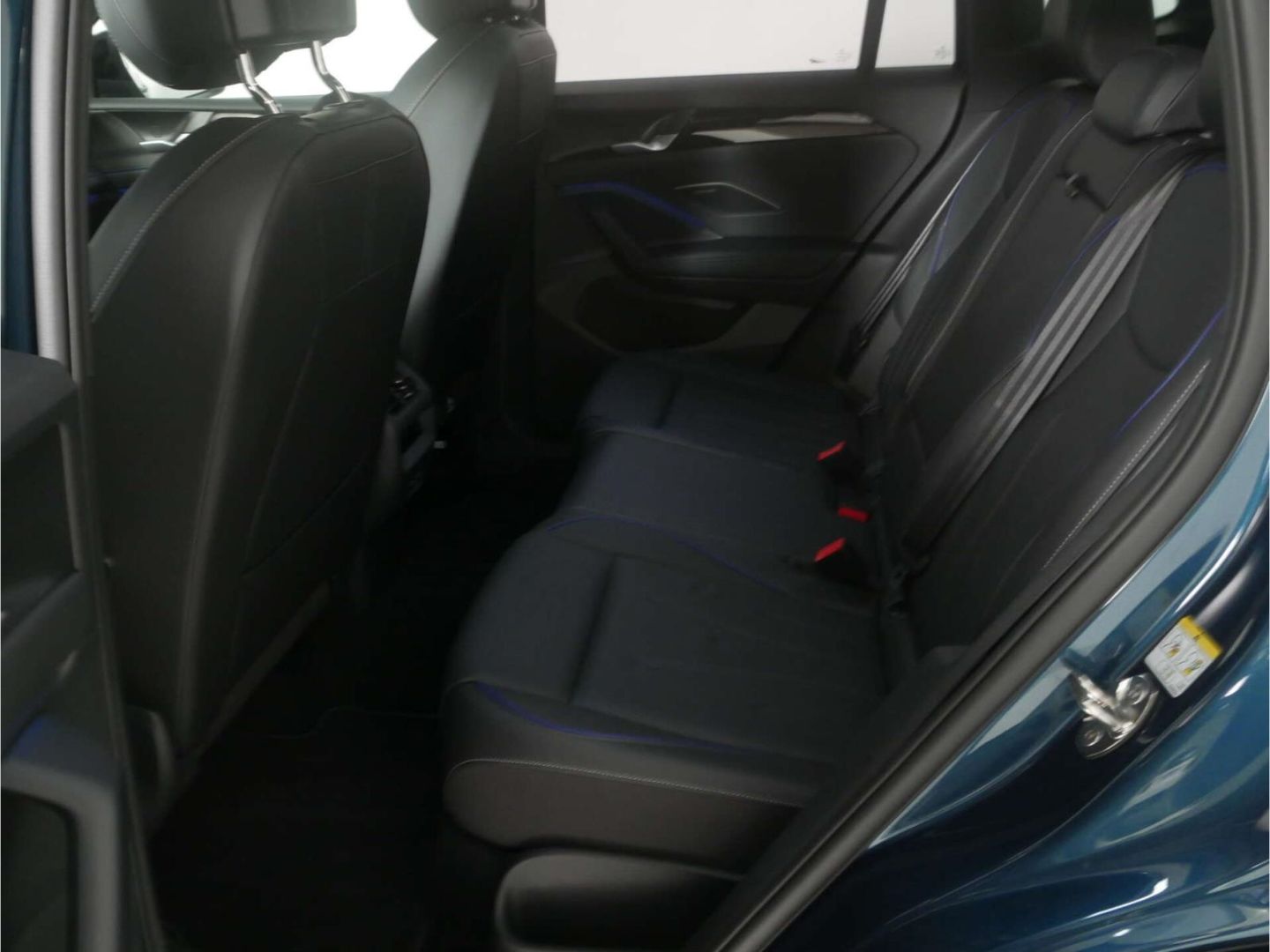 Volkswagen Tiguan 1.5 eHybrid R-Line Black Style PANO/AHK