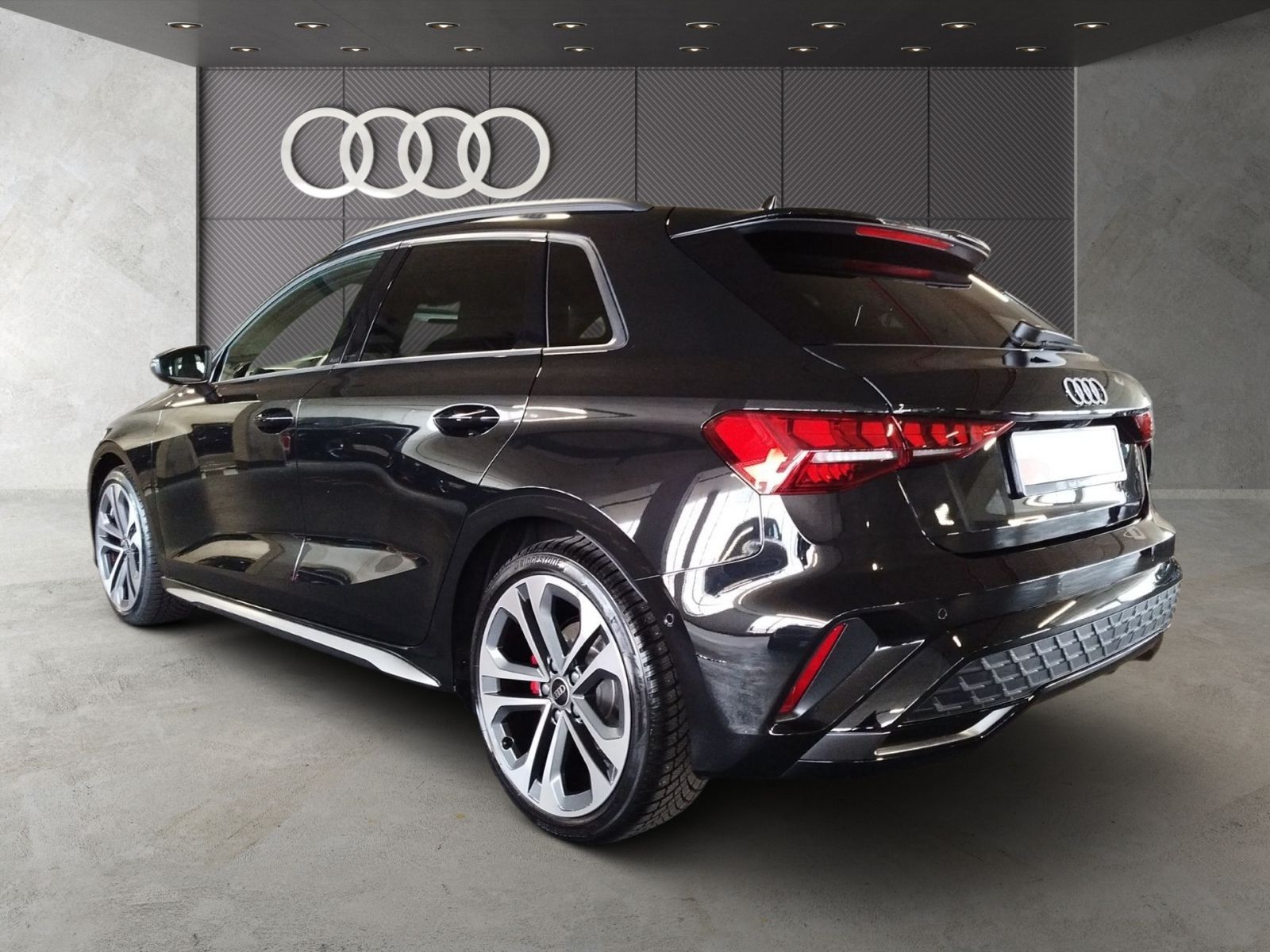 Audi A3 Sportback 35 TFSI S line - Samsaru's Car Outlet