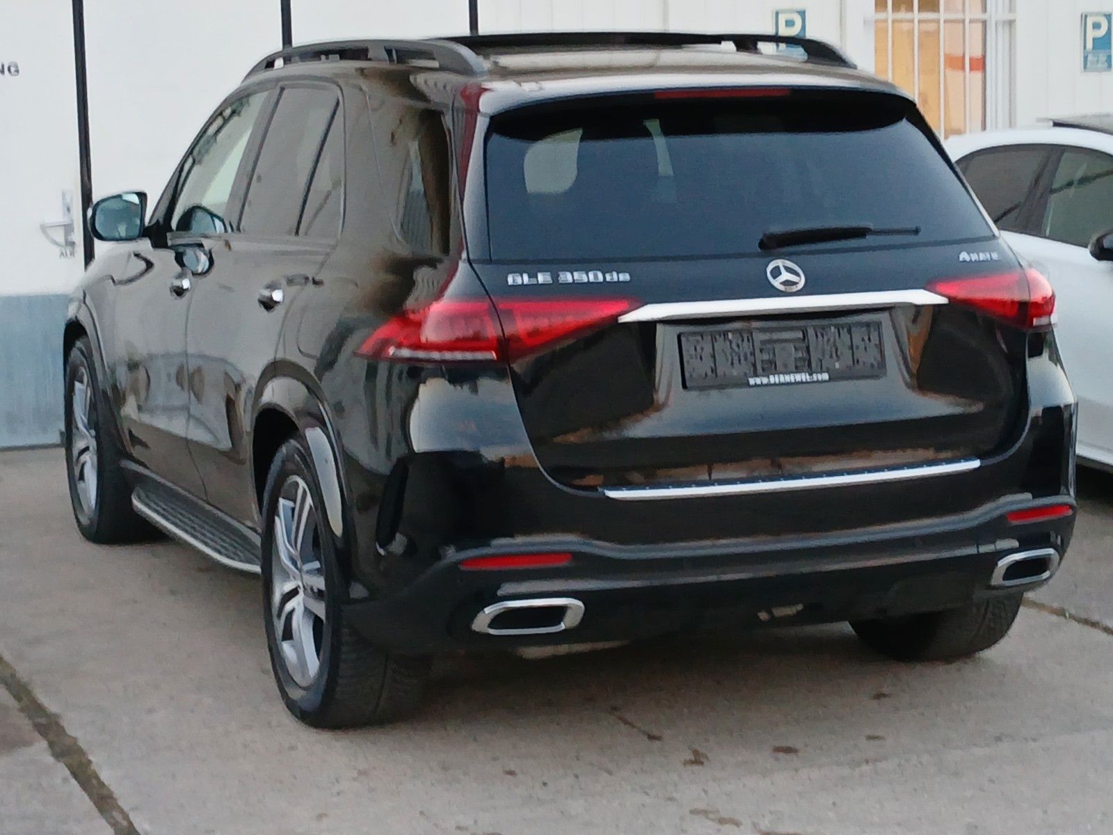 Mercedes-Benz GLE350de 4M AMG SoftClose_NappaLeder_360_BURMEST