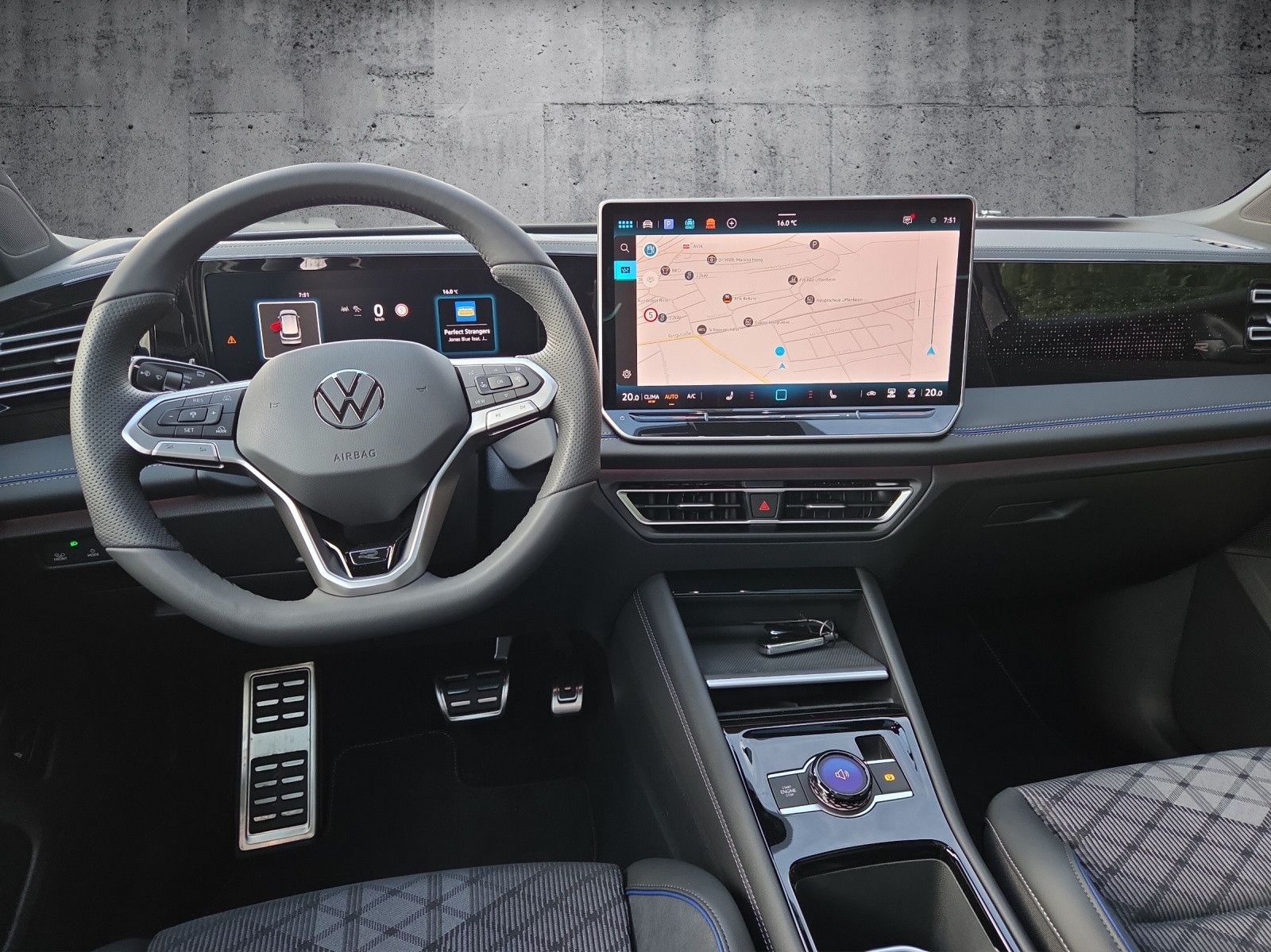 Volkswagen Tiguan R-Line 2.0 TDI SCR DSG 4MOTION Pano AHK