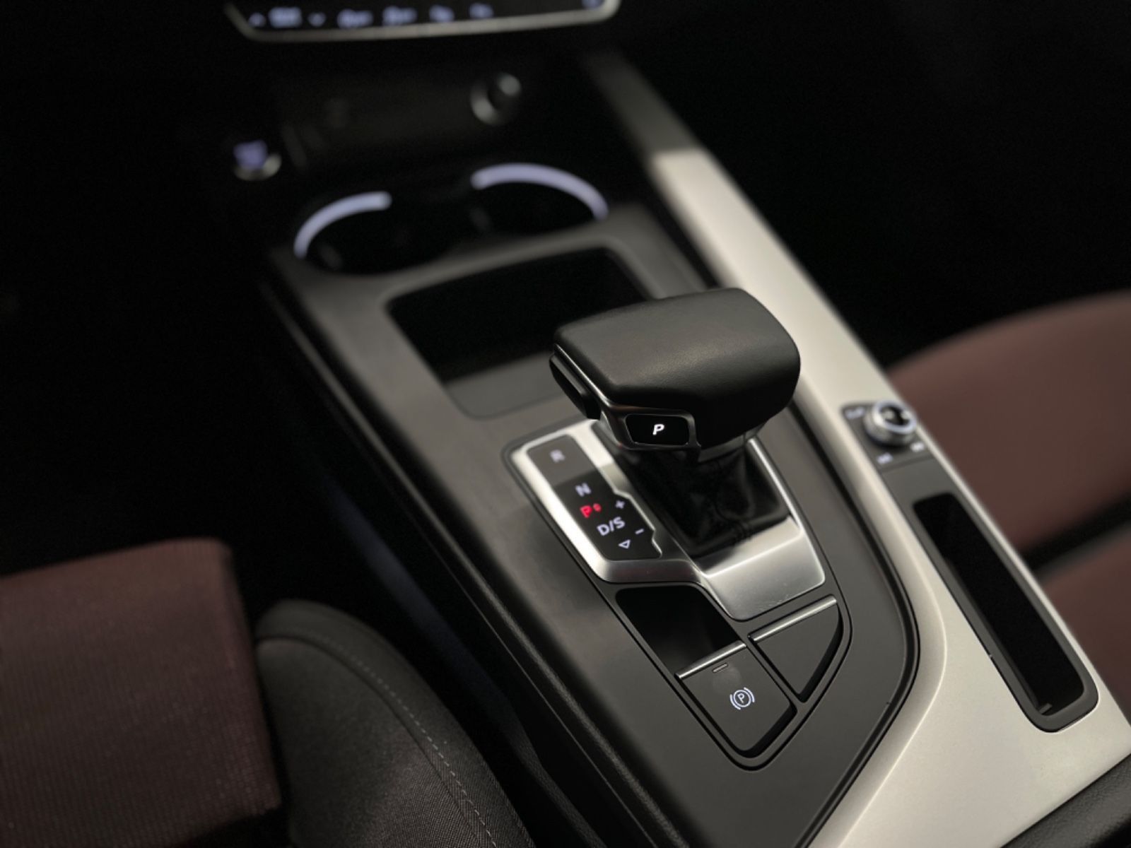Audi A4 Lim. 40 TFSI advanced - Samsaru's Car Outlet