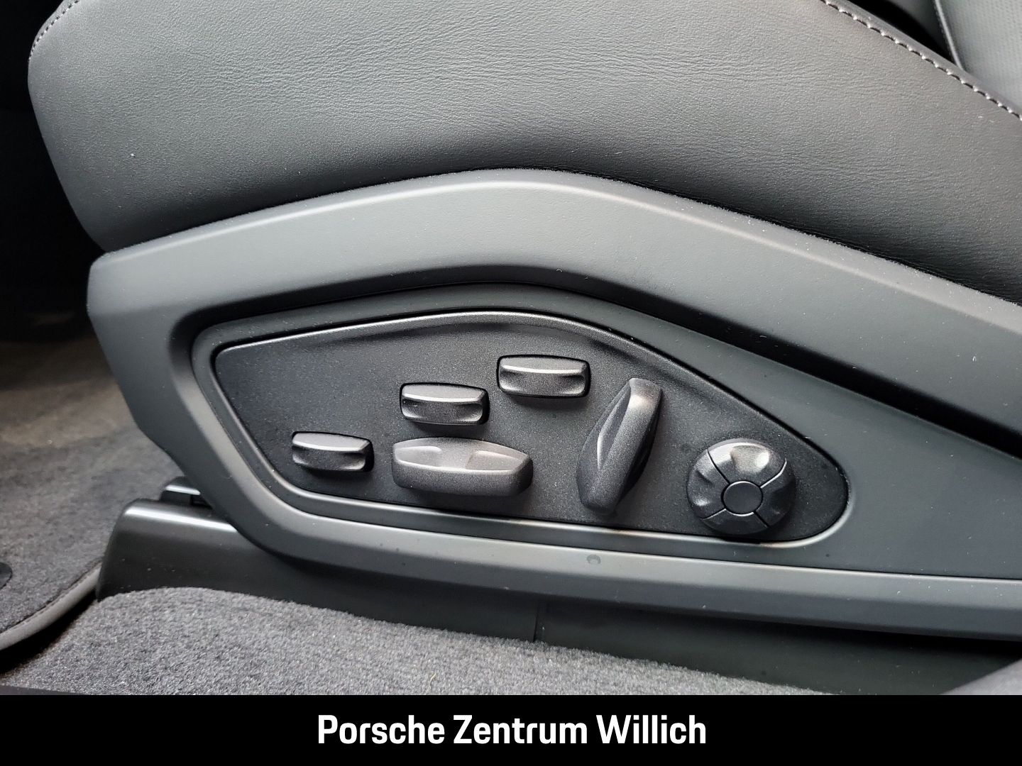 Porsche Taycan 4 Cross Turismo InnoDrive Surround-View