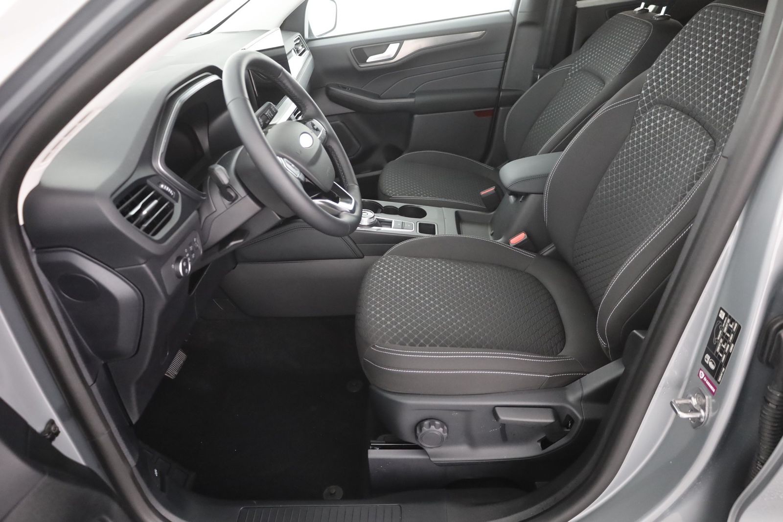 Ford Kuga 1.5 EB Titanium Aut. - Samsaru's Car Outlet