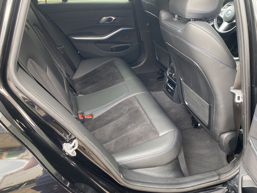 BMW 330 e M Sport Pro - Samsaru's Car Outlet