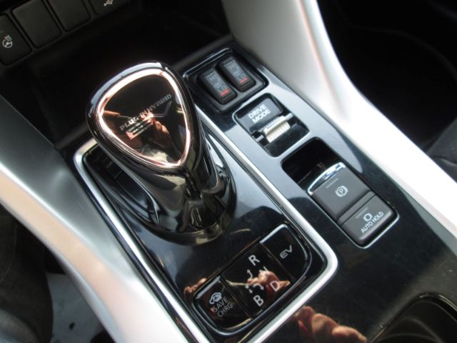 Mitsubishi Eclipse Cross Plus Select Black Hybrid 4WD 2.4 P