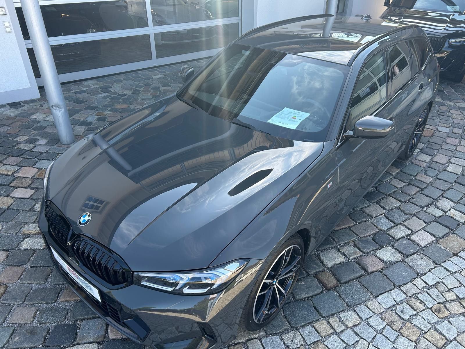 BMW 320 d xDrive M-Sport - Samsaru's Car Outlet