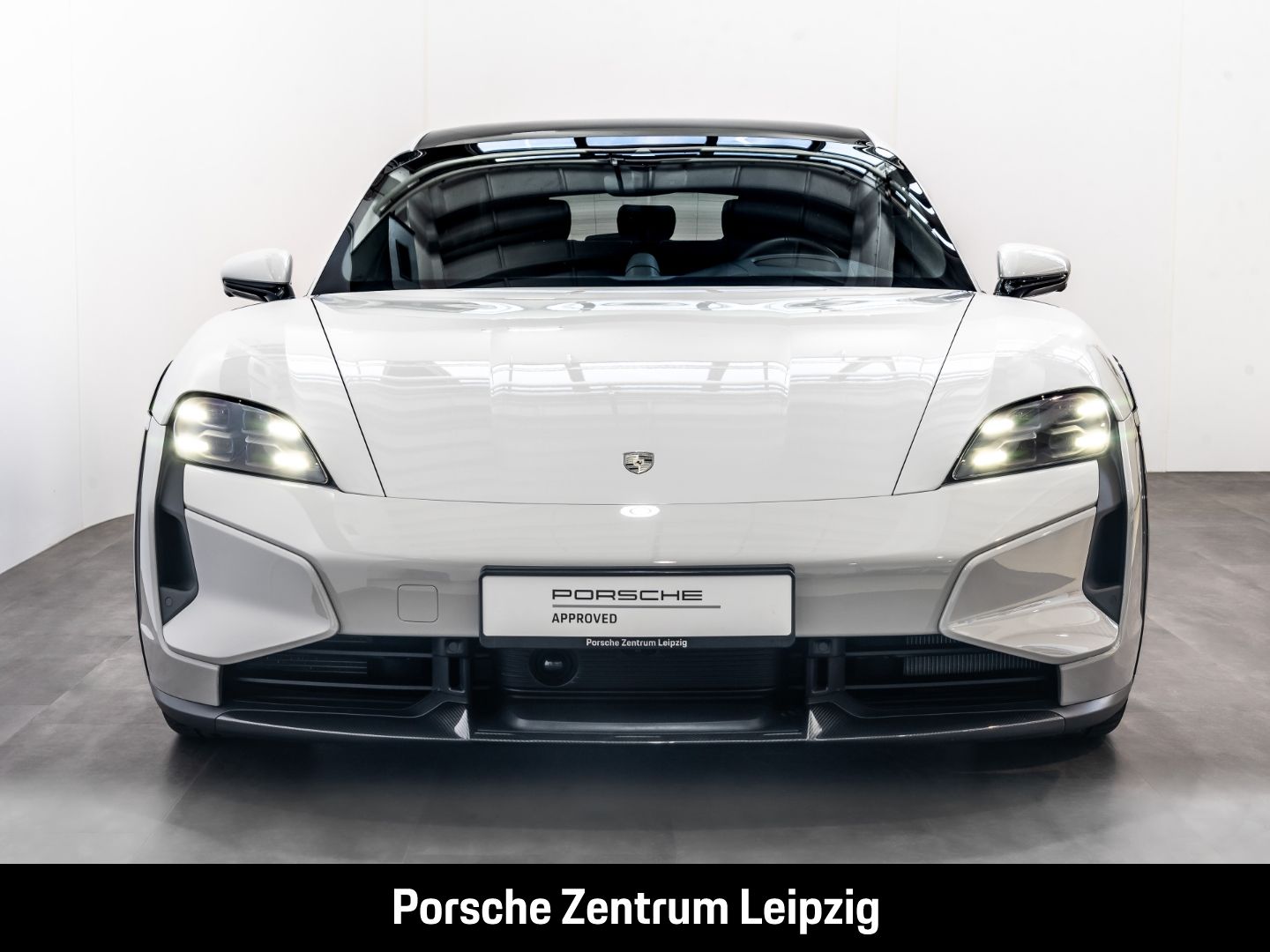 Porsche Taycan Turbo S Cross Turismo ActiveRide Burmeste