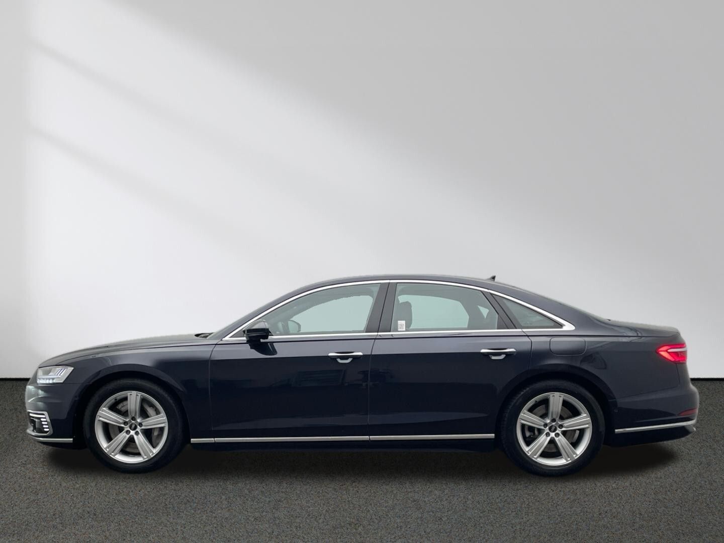 Audi A8 60 TFSI e quattro - Samsaru's Car Outlet