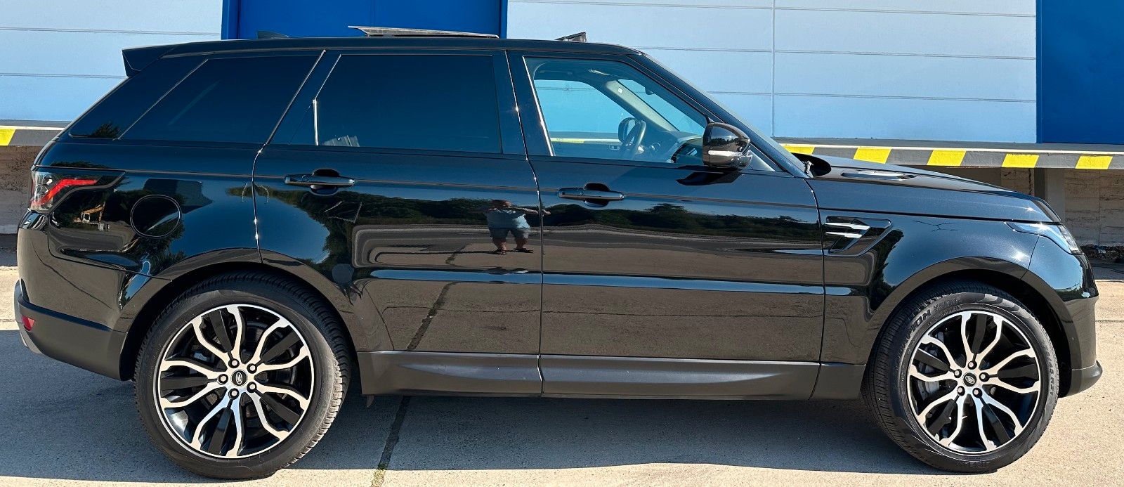 Range Rover Sport SE - Samsaru's Car Outlet