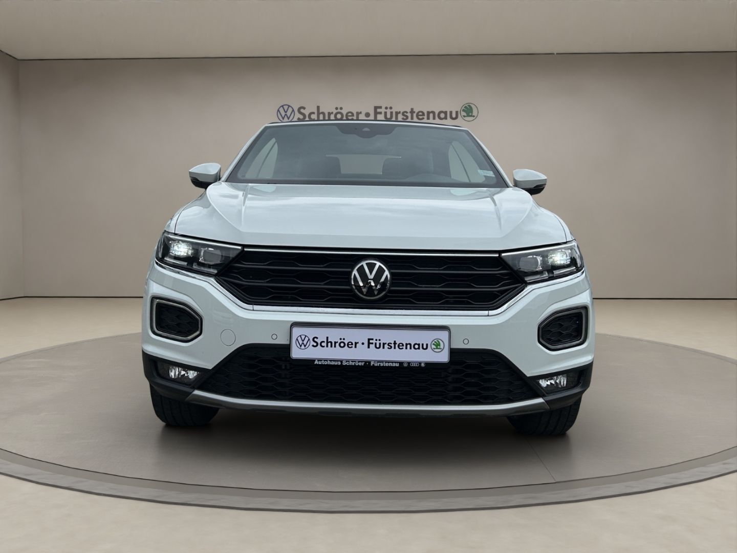 Volkswagen T-Roc Style 1.5 TSI DSG - Samsaru's Car Outlet