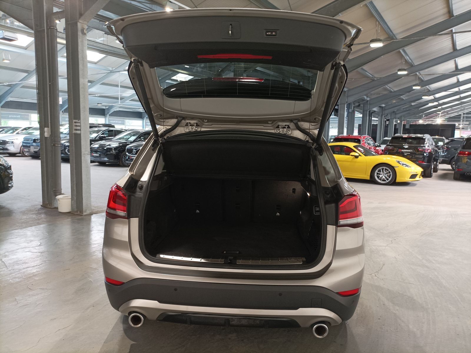 BMW X1 xDrive25d Sport Line - Samsaru's Car Outlet