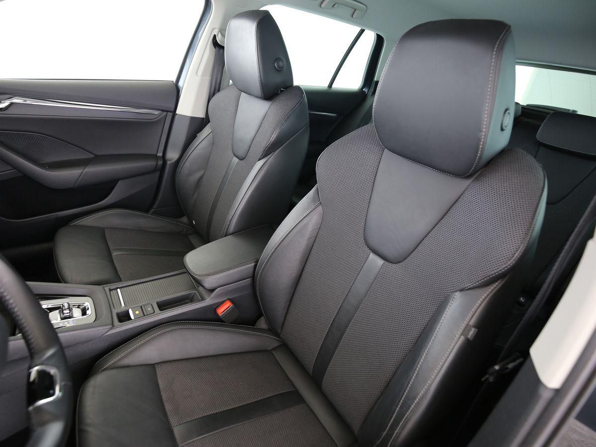 Skoda Octavia Combi Style iV - Samsaru's Car Outlet