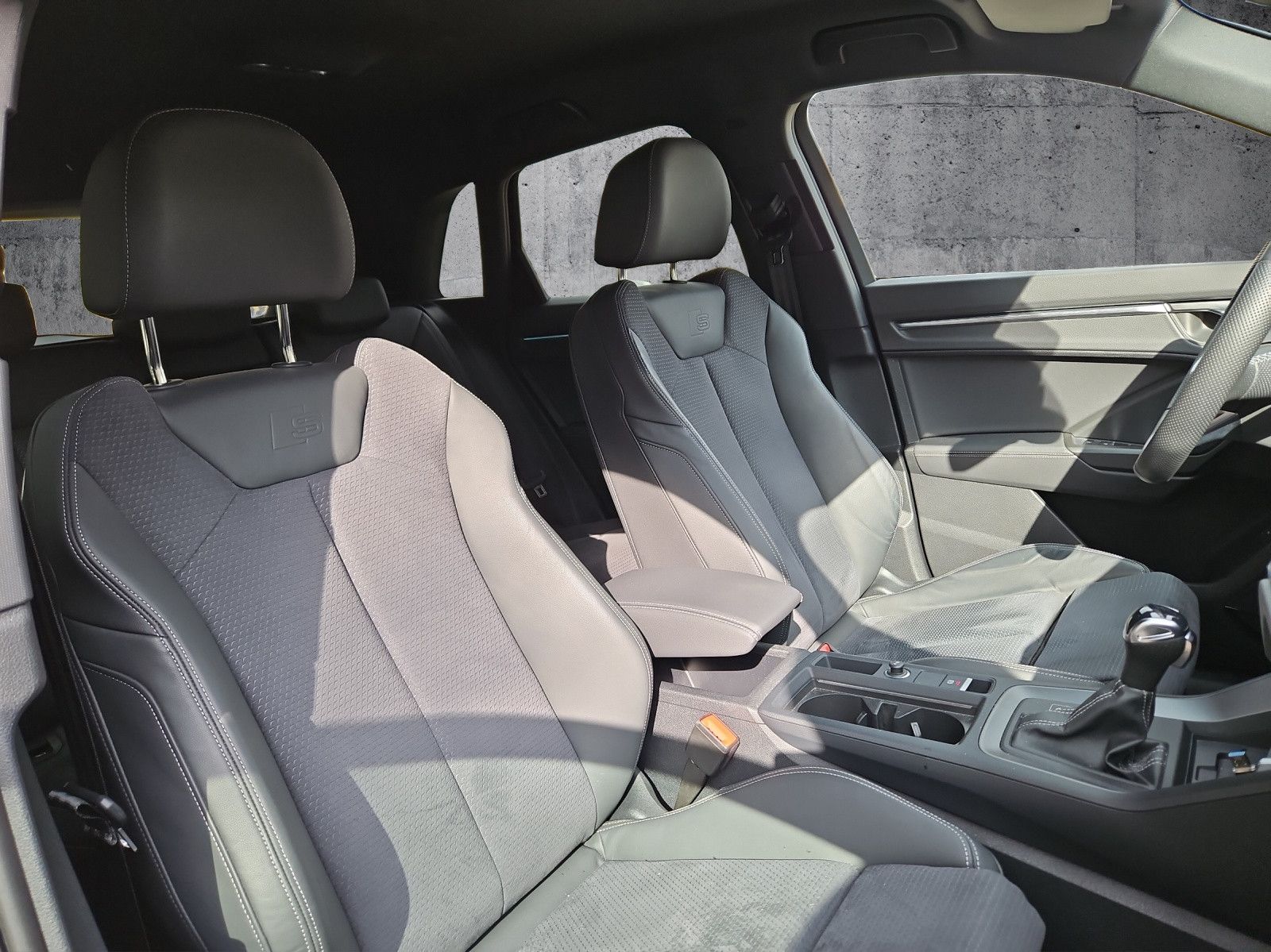 Audi Q3 40 TFSI quattro S tronic S line - Samsaru's Car Outlet