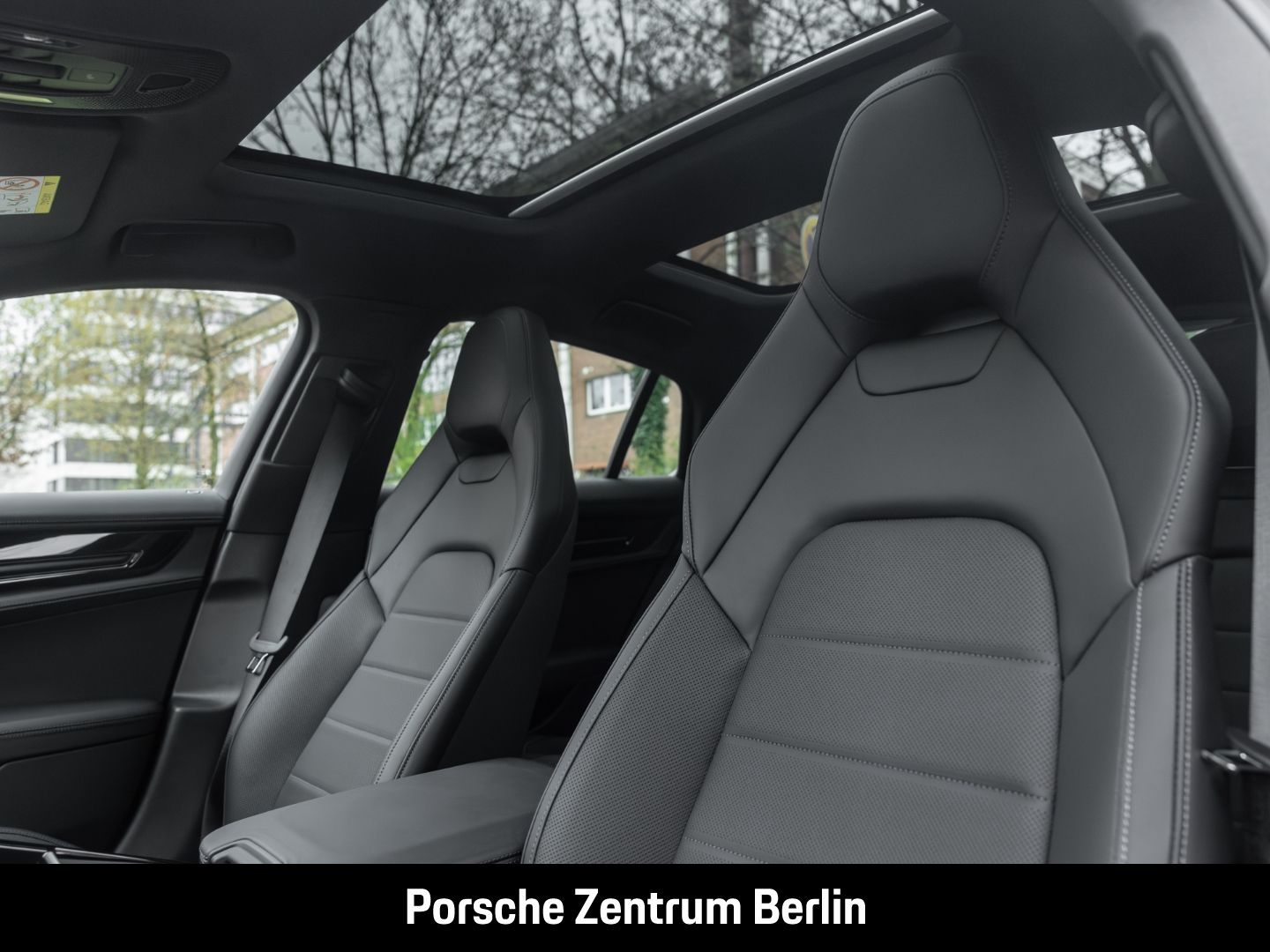 Porsche Panamera 4 E-Hybrid Head-Up InnoDrive Parklenkas
