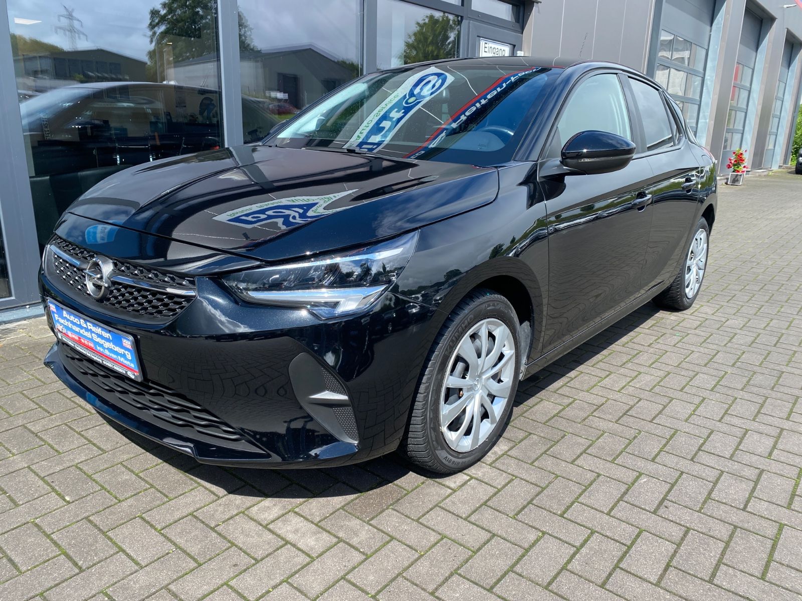 Opel Corsa F 1.2 AUTOMATIK Edition - Samsaru's Car Outlet