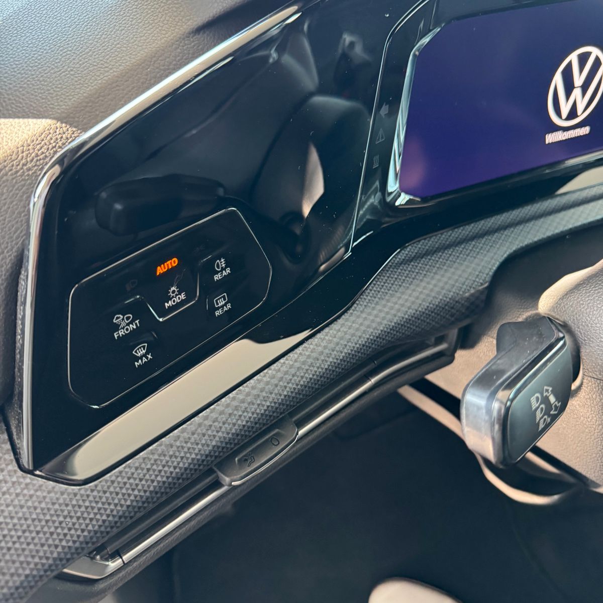 Volkswagen Golf VIII 1.5 TSI - Samsaru's Car Outlet