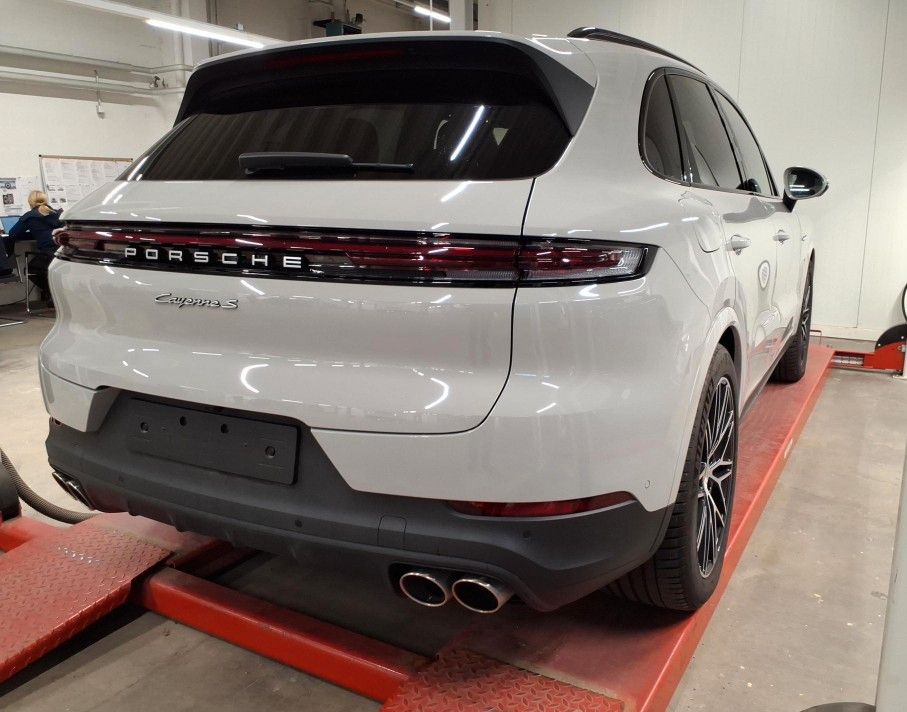 Porsche Cayenne S E-Hyb #KREIDE! MASSAGE! AHK! INNO! 360